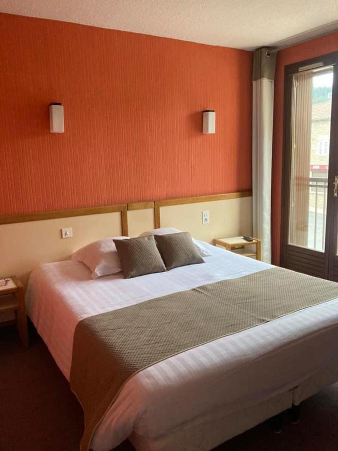 Logis Hotel Restaurant Des Voyageurs Le Malzieu-Ville エクステリア 写真