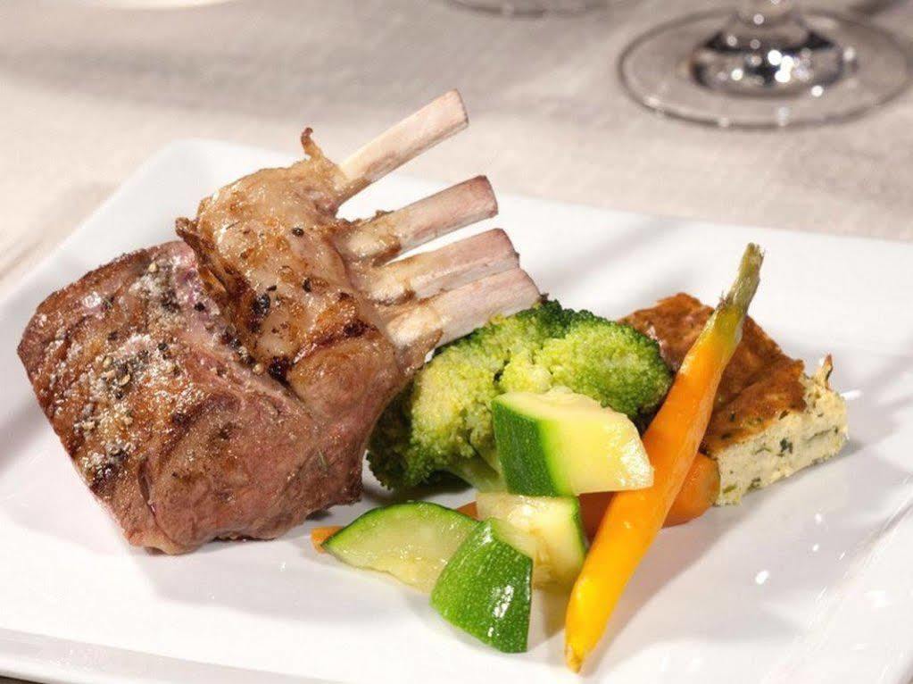 Logis Hotel Restaurant Des Voyageurs Le Malzieu-Ville エクステリア 写真