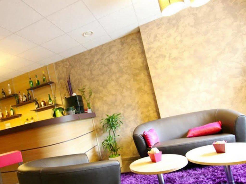 Logis Hotel Restaurant Des Voyageurs Le Malzieu-Ville エクステリア 写真